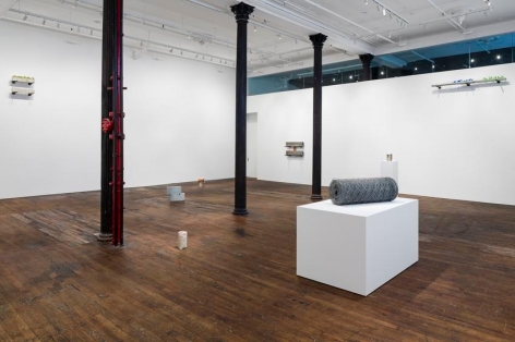 Richard Wentworth: Now and Then &ndash; installation view 4